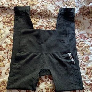 Gym shark leggings